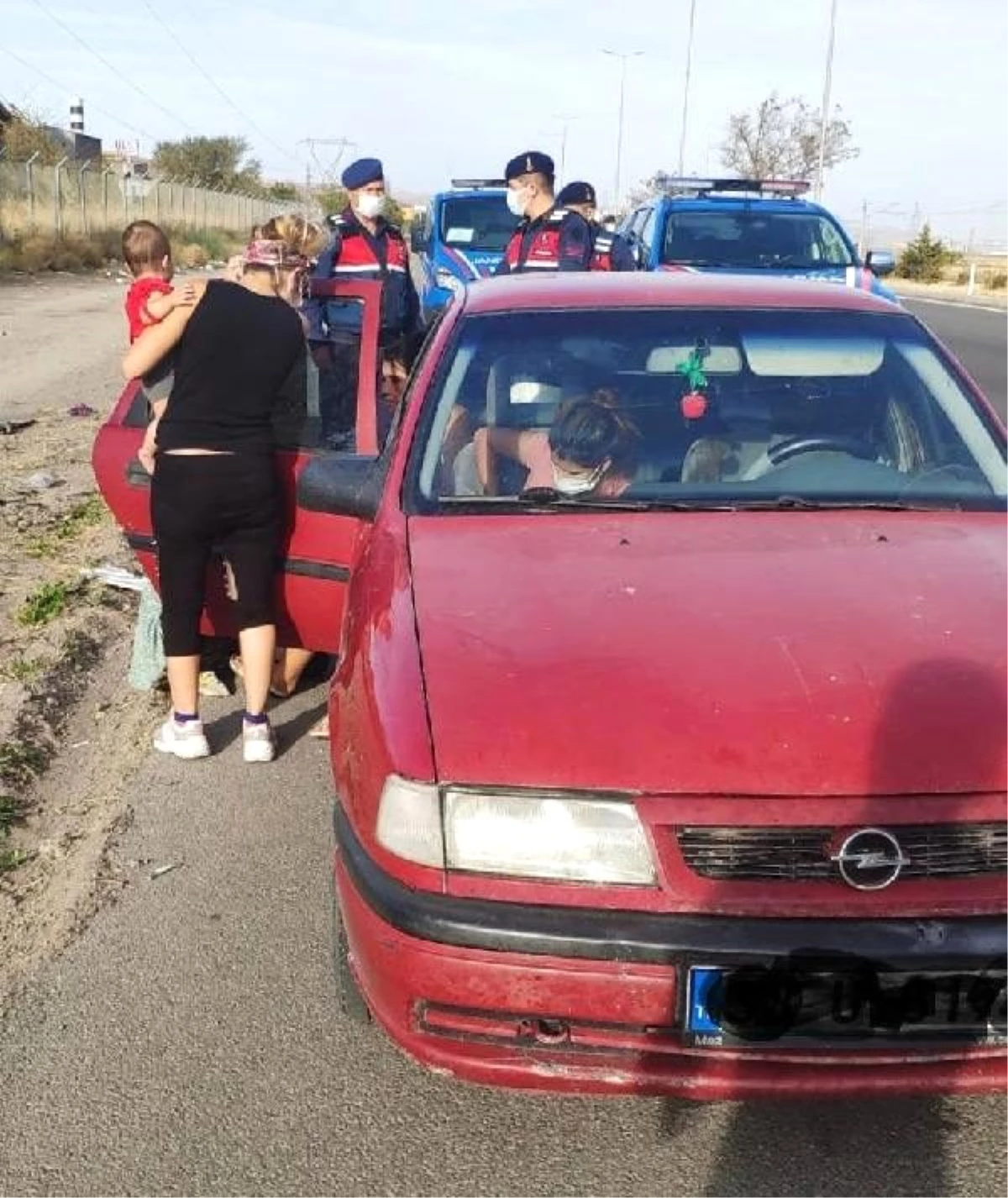 Kayseri\'de otomobillerden hırsızlık yapan 6 kişi yakalandı