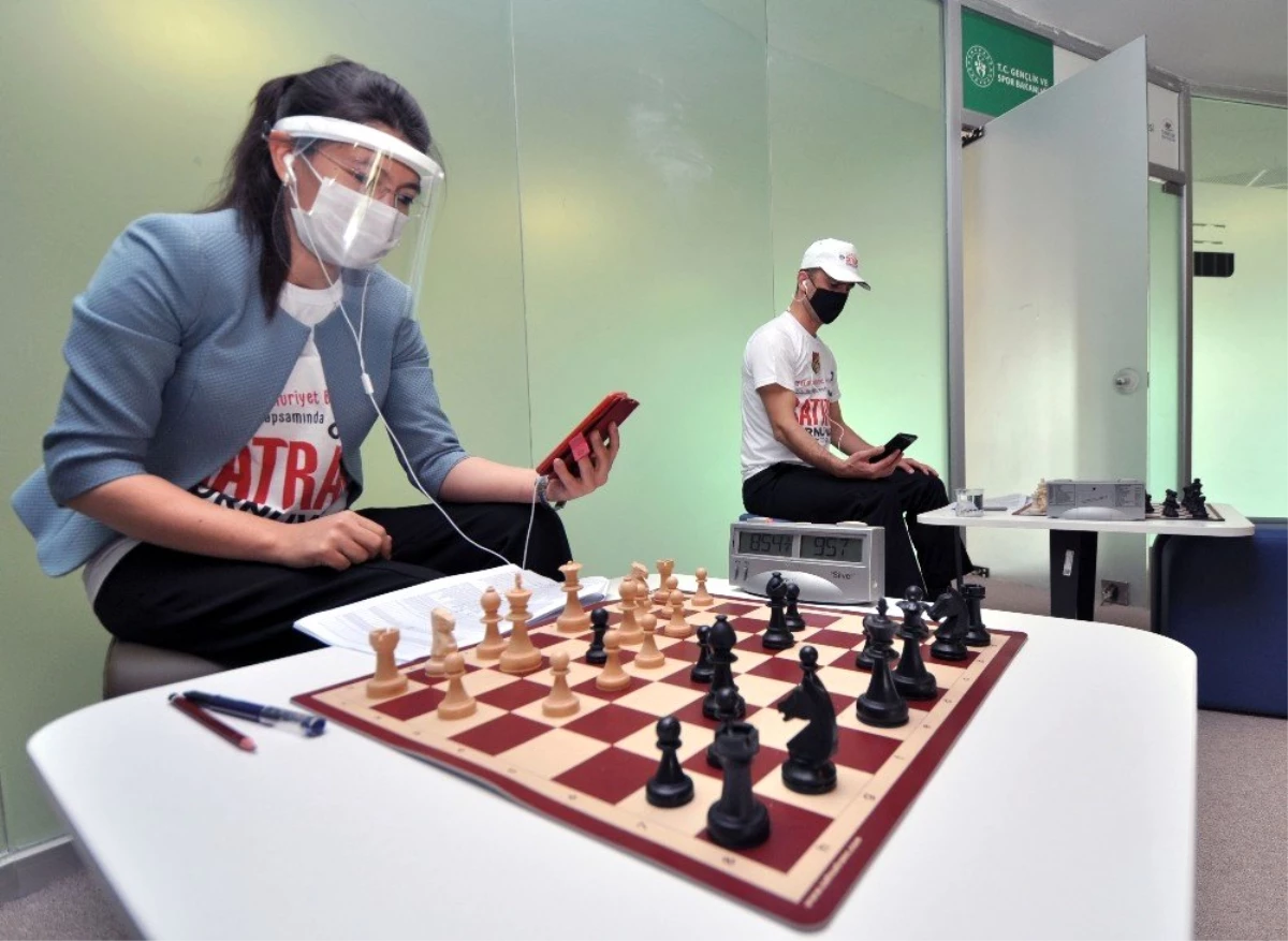 NEÜ\'de online satranç turnuvası
