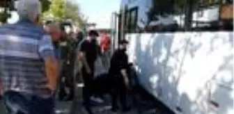 Pazardan dönerken, midibüsün altında kaldı