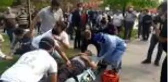 Sakarya'da şehrin ortasında bıçaklı kavga: 3 yaralı