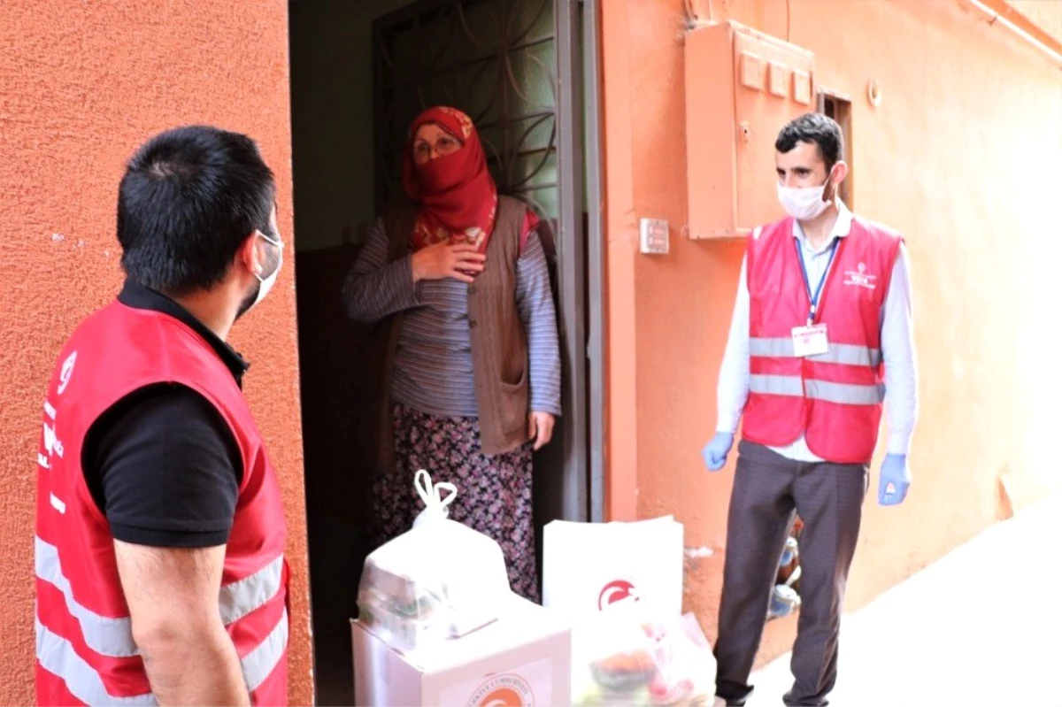 Sultanbeyli\'de ihtiyaç sahiplerine pandemi sürecinde 59 milyon liralık yardım