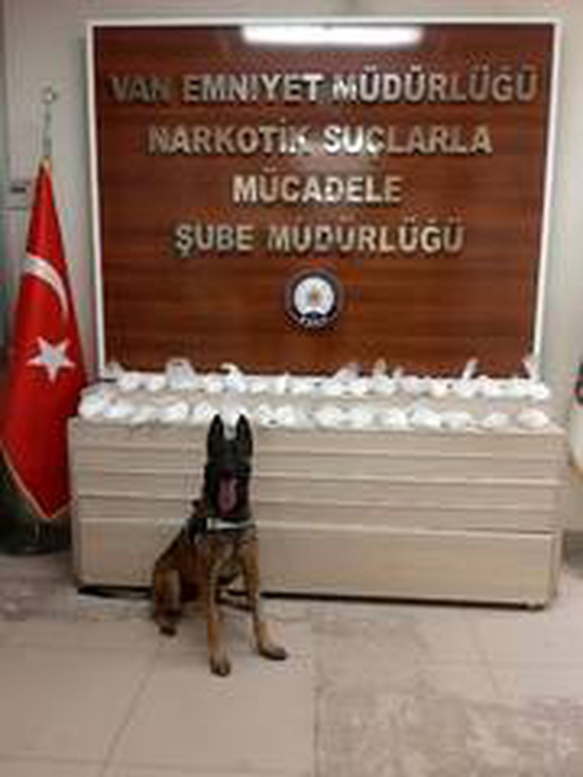 Van\'da 15 kilo 877 gram metamfetamin ele geçirildi
