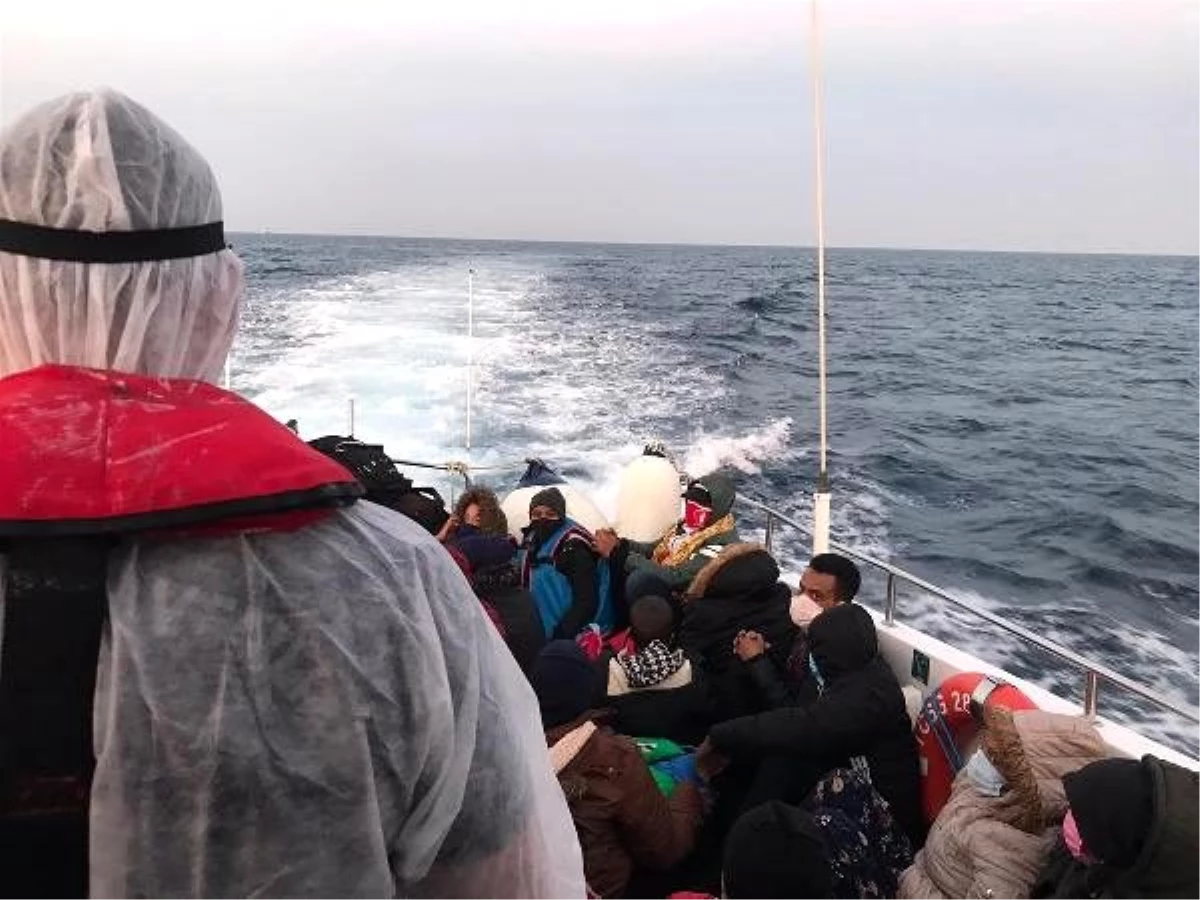 Son dakika! Yunanistan\'ın ölüme terk ettiği 34 kaçak göçmeni Sahil Güvenlik kurtardı