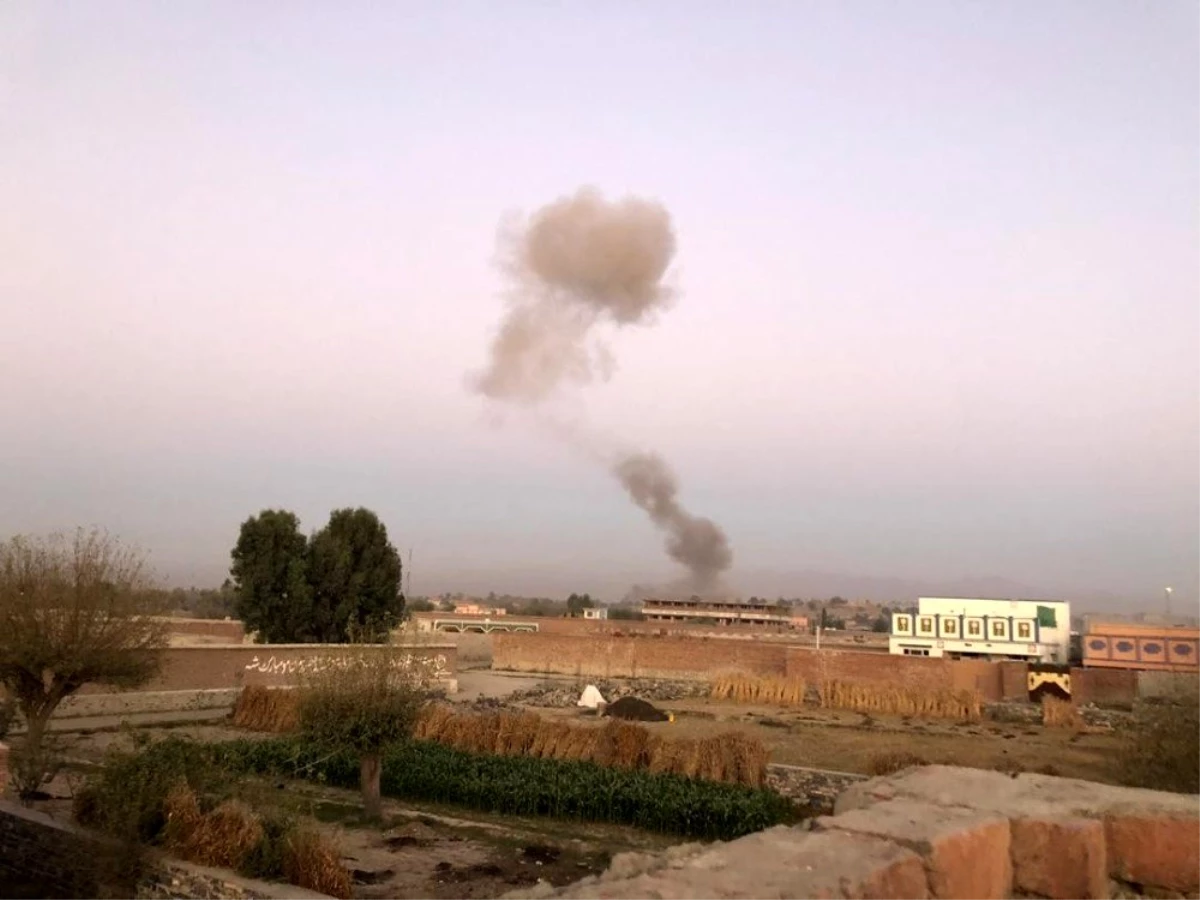 Son dakika haberi... Afganistan\'da valilik binası önünde bombalı saldırı: 2 ölü