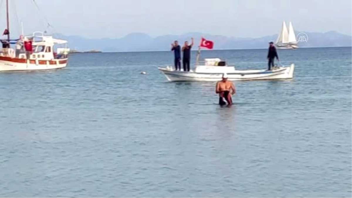 Datça\'da 55 yaşındaki yüzücü Vural Tandoğan "Cumhuriyet Yüzüşü"ne başladı