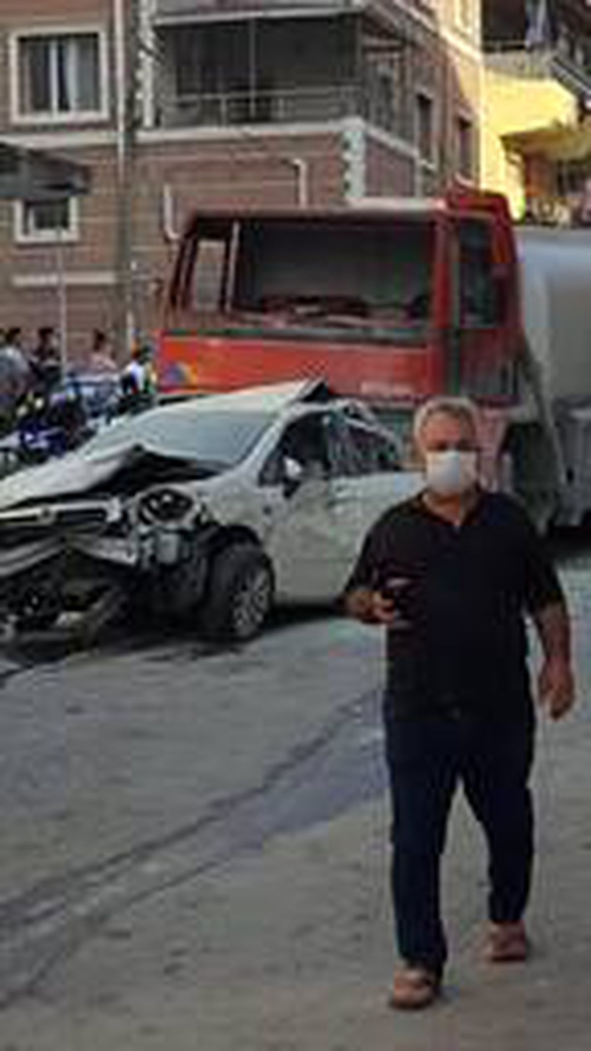 İskenderun\'da bir orman yangını daha çıktı; alevler yerleşim yerlerine yaklaştı (3)