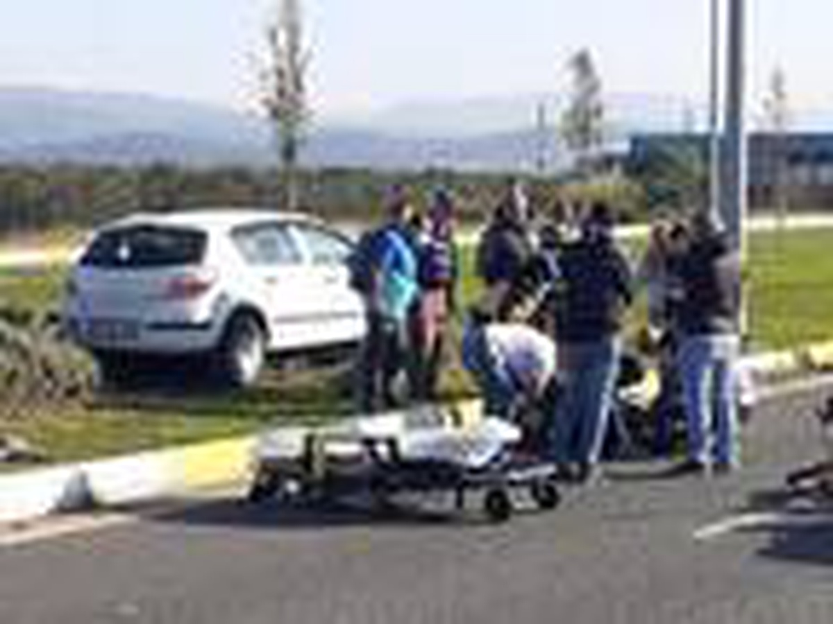 Kazada ölen sürücünün motosikletine çarpmamak için refüje çıkmış