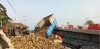 Köprüde traktörden ayrılan römork devrildi