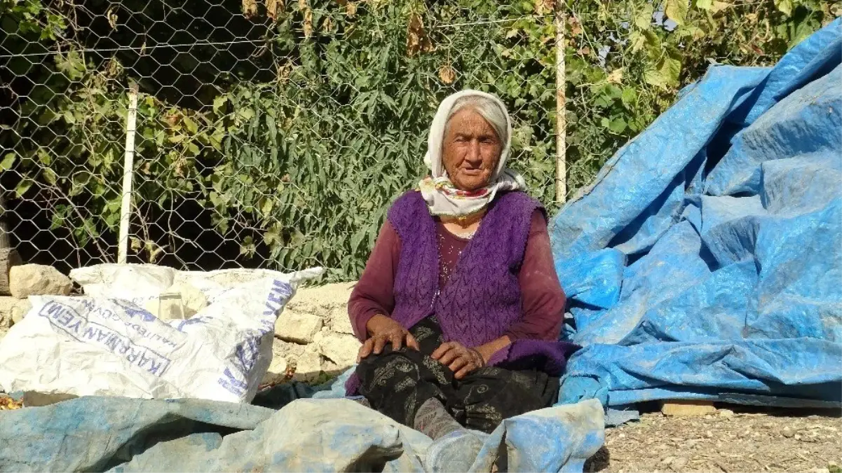 Madende oğlunu, Covid-19\'dan eşini kaybeden Ayşe Gökçe: "Gittiler hep, beni götürmediler"