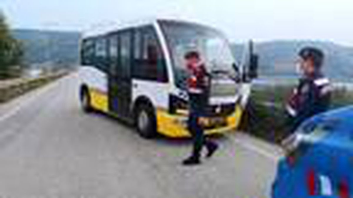 Minibüs çalan zihinel engelli genç, yakalandı