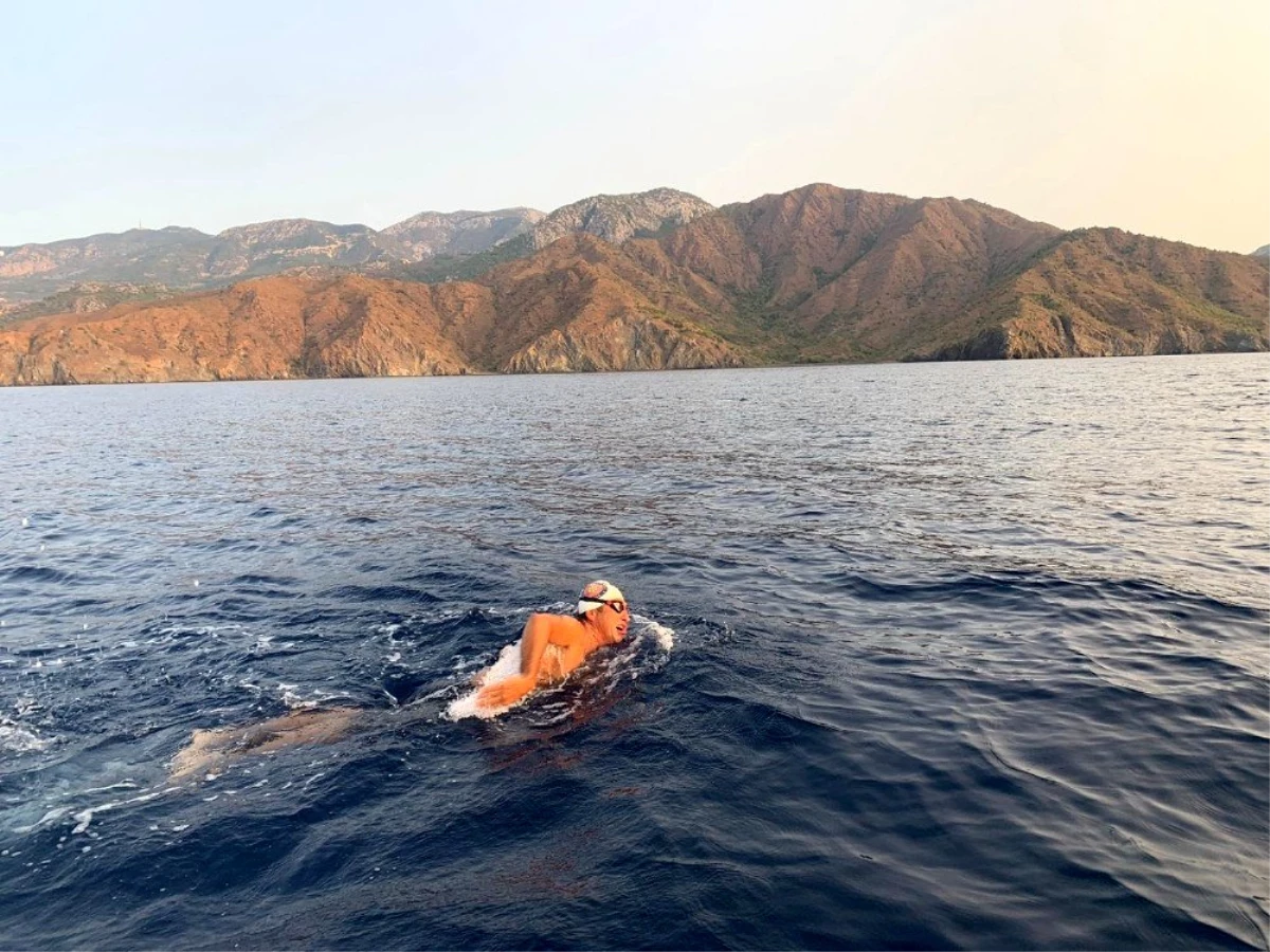Rekortmen yüzücünün 29 kilometrelik "Cumhuriyet Yüzüşü" başladı