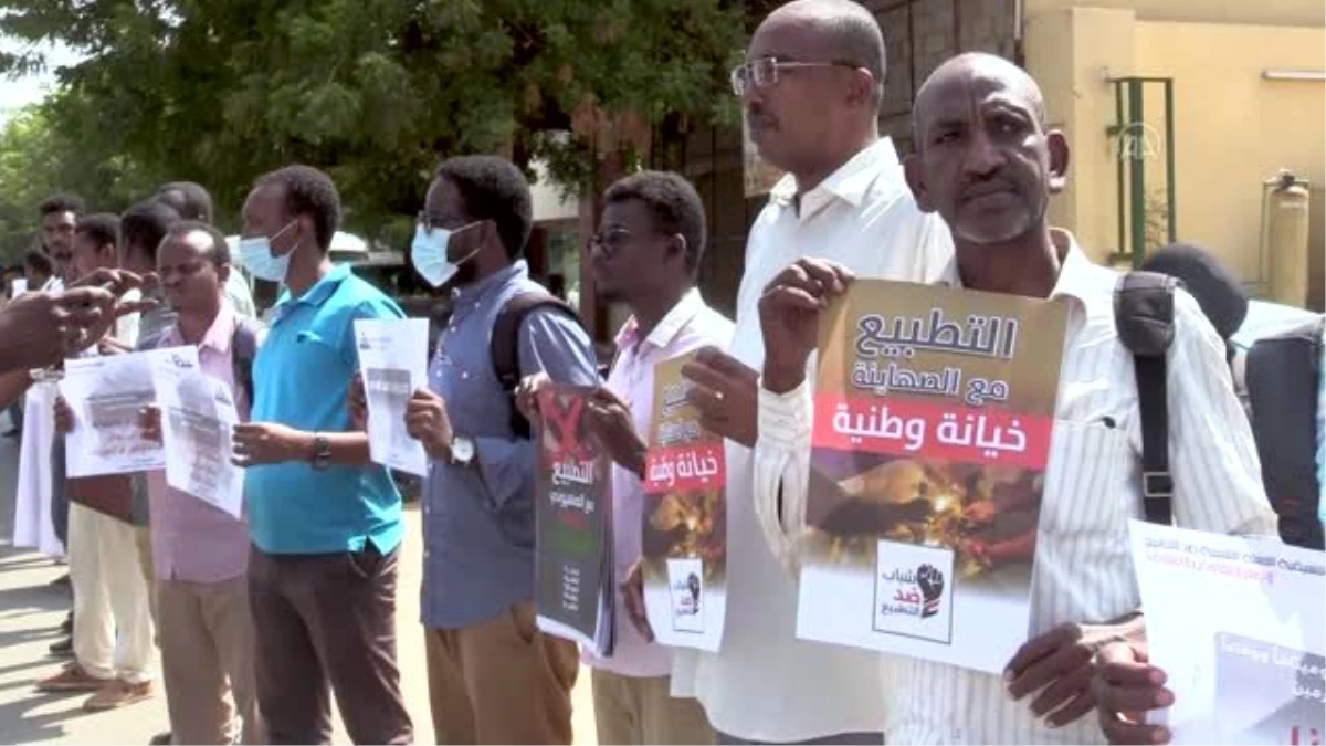 Sudan\'da Başbakanlık önünde İsrail ile normalleşme karşıtı gösteri
