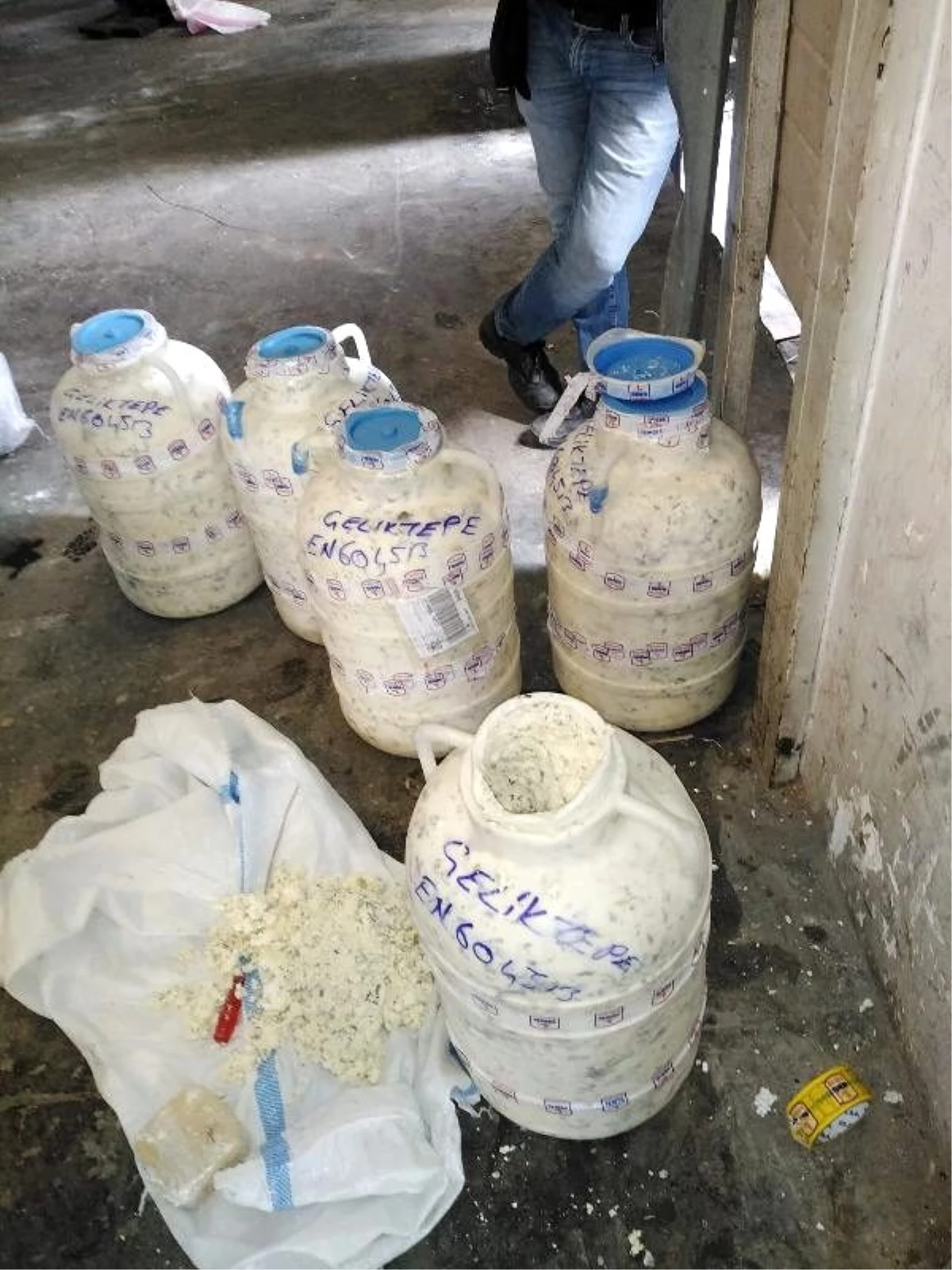 Ankara\'da peynir bidonları içinde 70 kilo eroin ele geçirildi