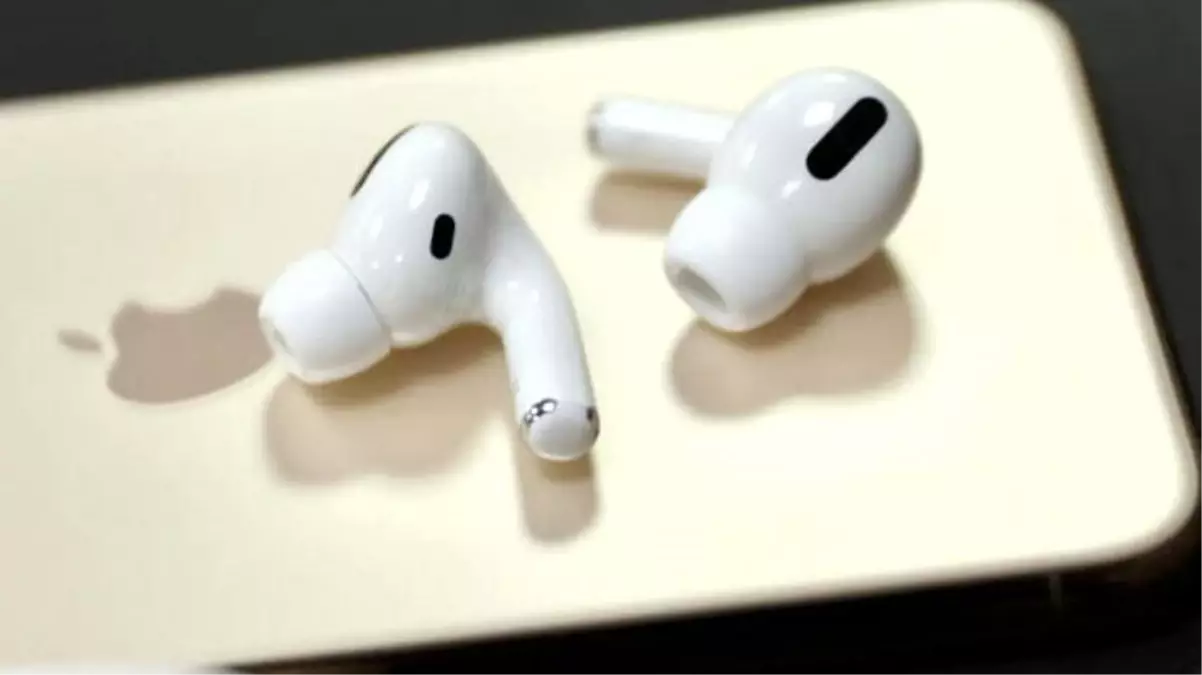 Apple önümüzdeki yıl AirPods kulaklıkların tasarımını değiştirecek