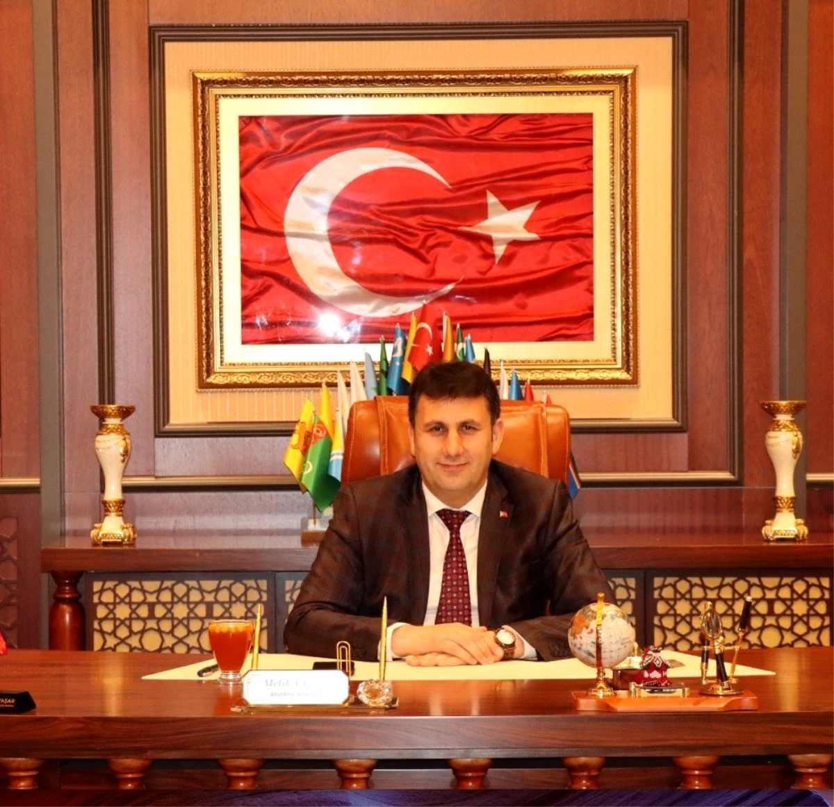 Çat Belediye Başkanı Melik Yaşar\'dan Mevlit Kandili ve Cumhuriyet Bayramı mesajı