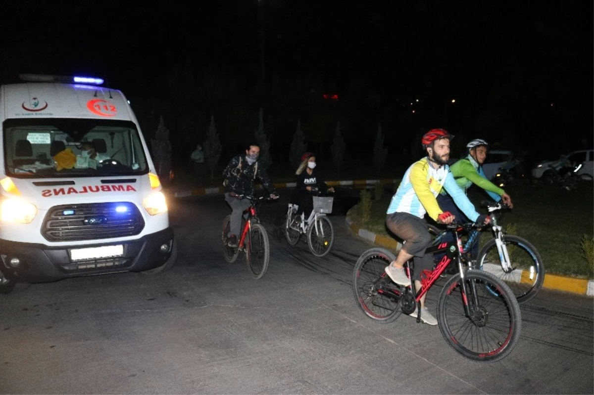 Diyarbakır\'da bisiklet kulübü sağlıkçılar için pedal çevirdi