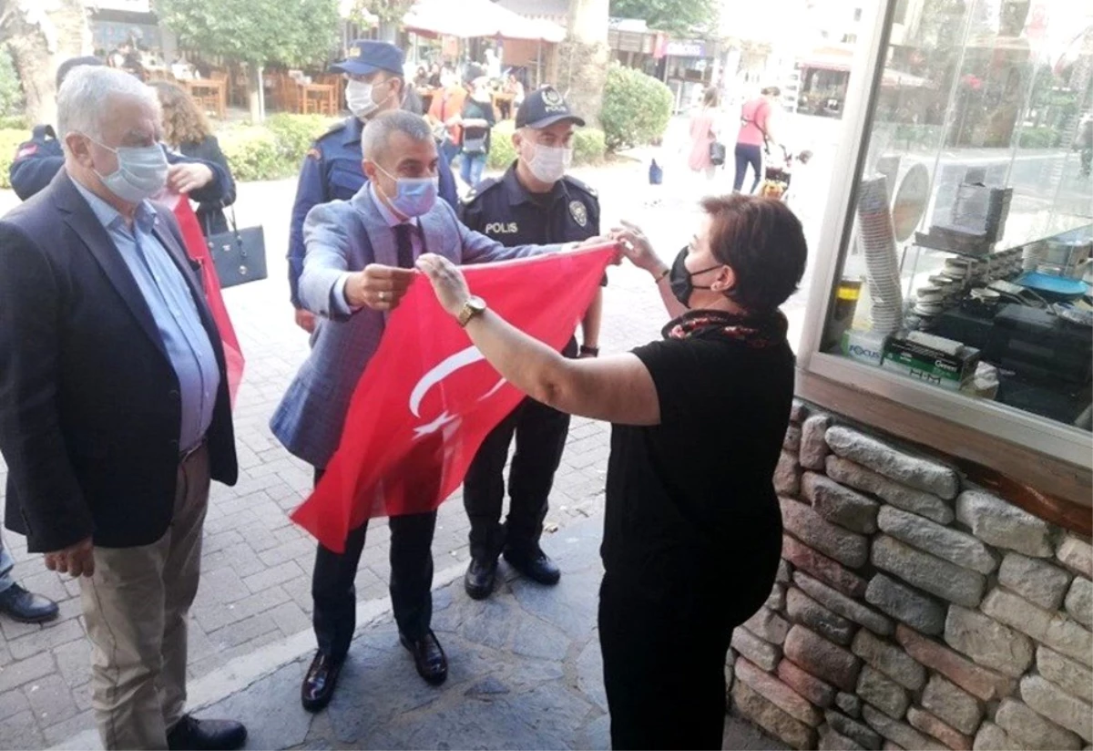 Erdek\'te her yerde Türk bayrağı dalgalanacak