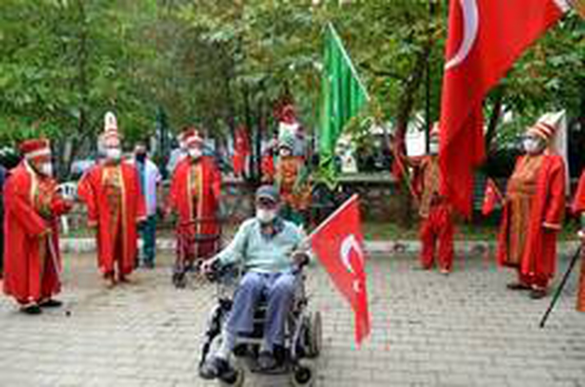 Huzurevi Mehter Takımı ilk gösterisini yaptı