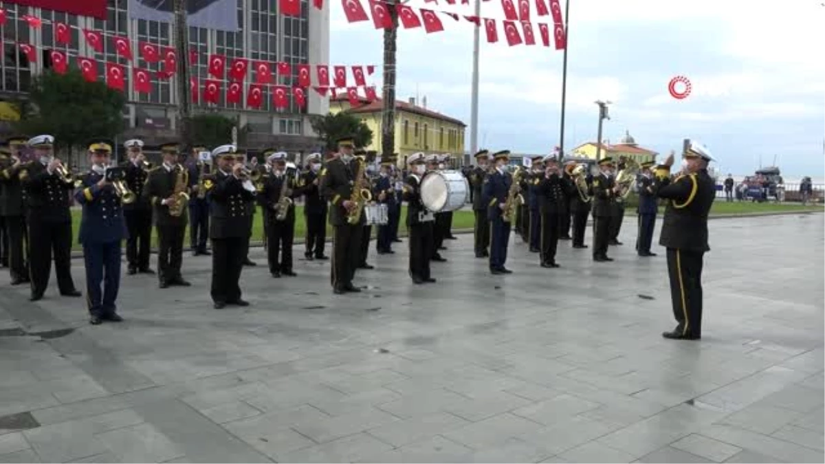 (izmir) İzmir\'de Cumhuriyet Bayramı Kutlamaları Çelenk Töreniyle Başladı