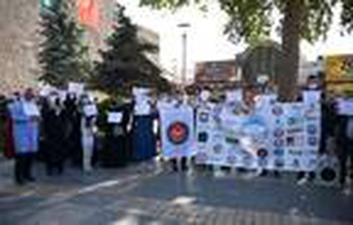 Kayseri\'de, Macron protesto edildi