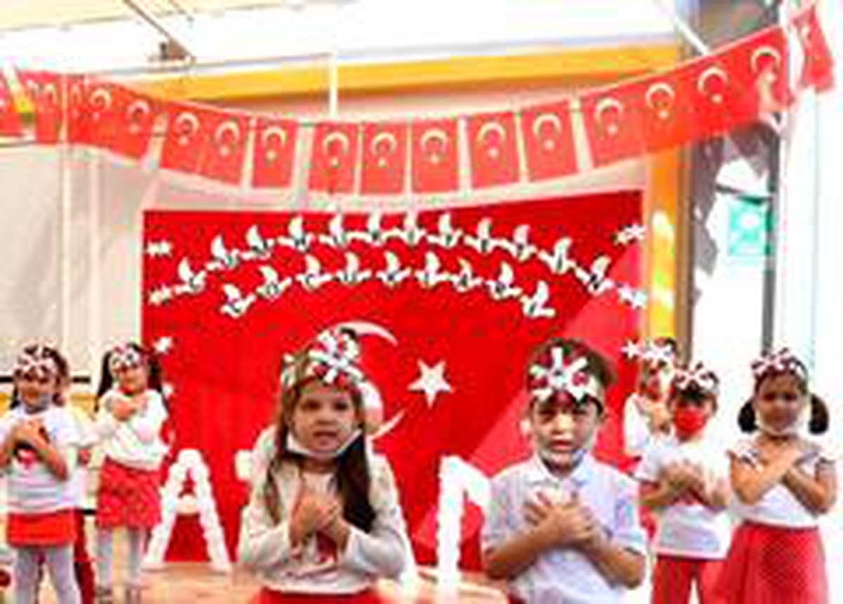 Konyaaltı Belediyesi kreşlerinde \'Cumhuriyet\' coşkusu