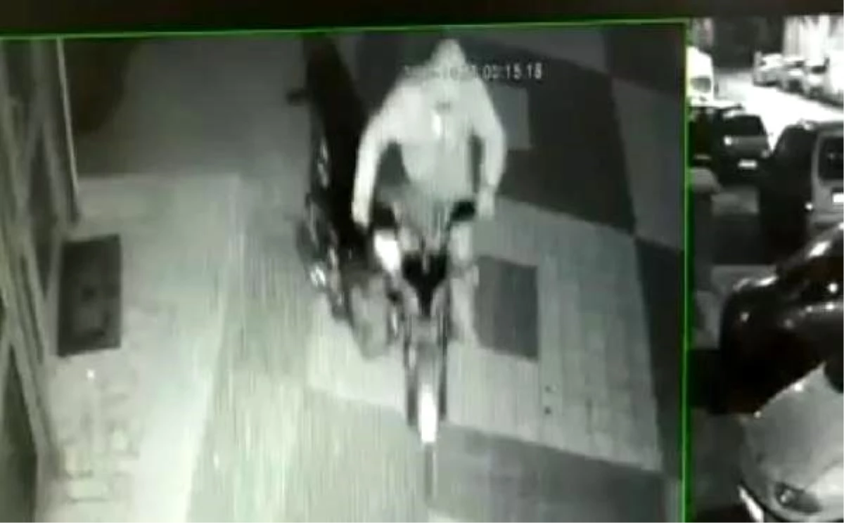 Son dakika gündem: Motosiklet hırsızlığı kamerada