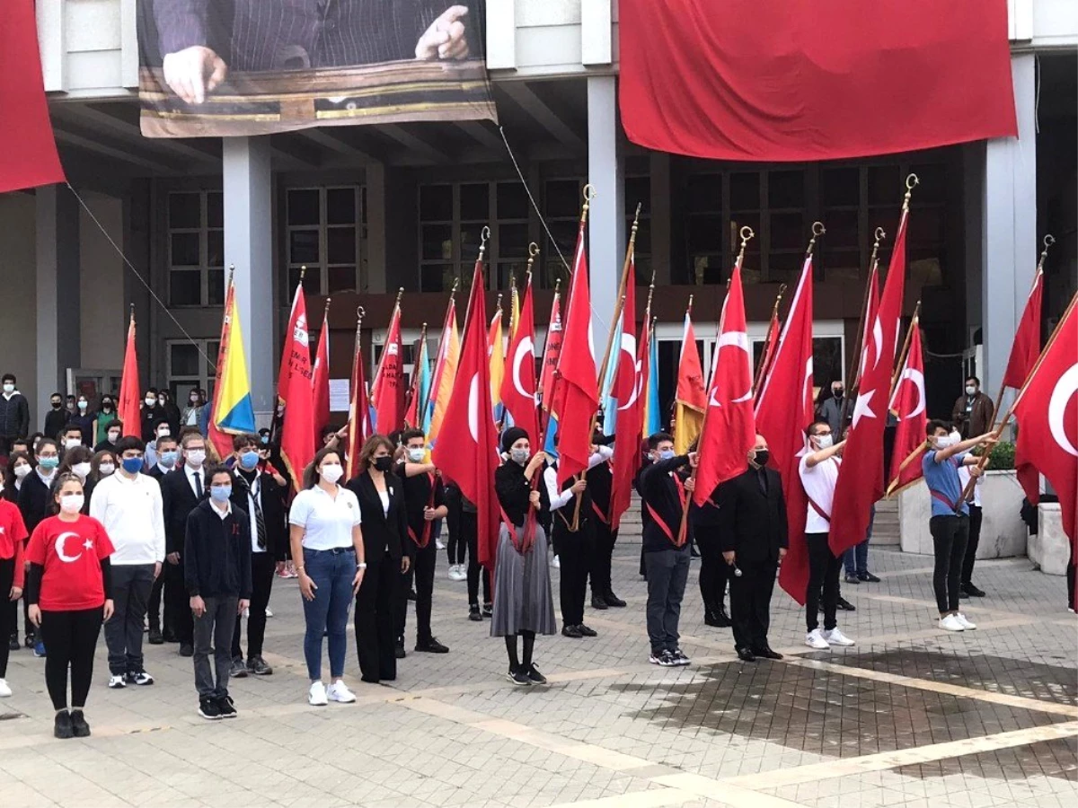 Zonguldak\'ta 29 Ekim öncesi çelenk sunuldu