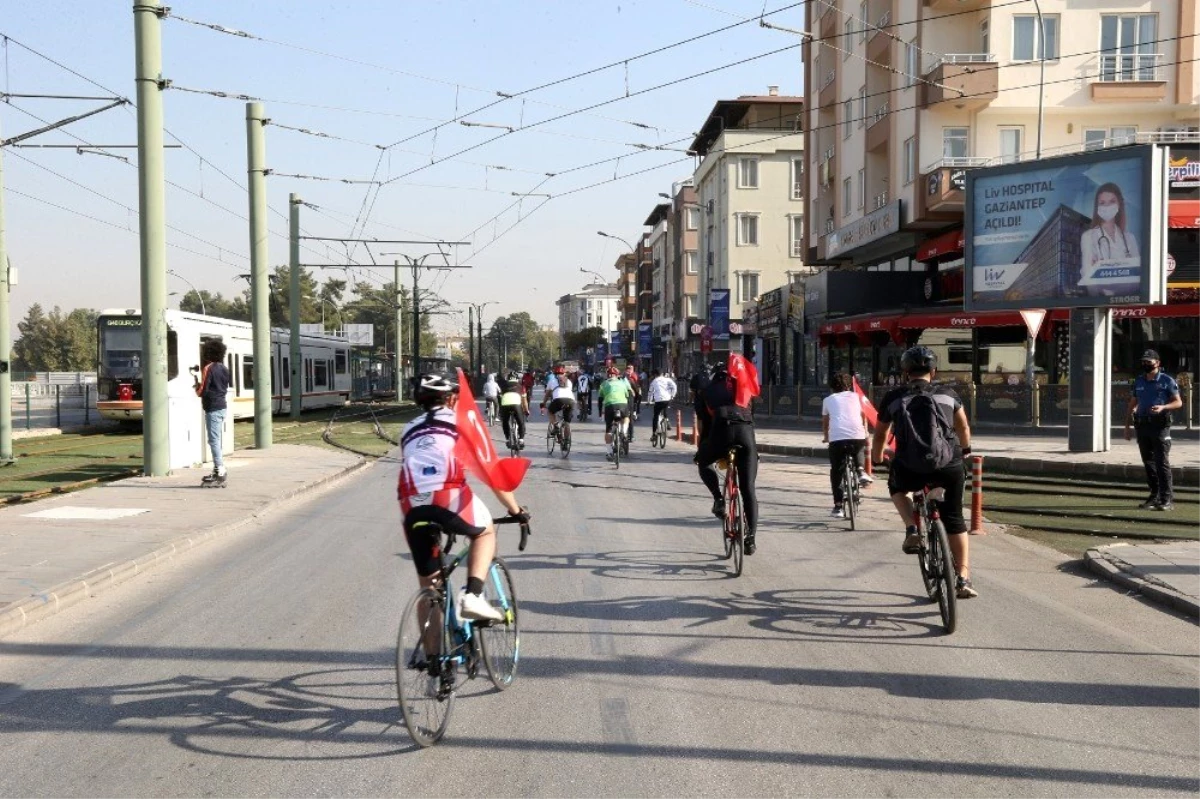 29 Ekim kutlamaları "bisiklet turu" ile başladı
