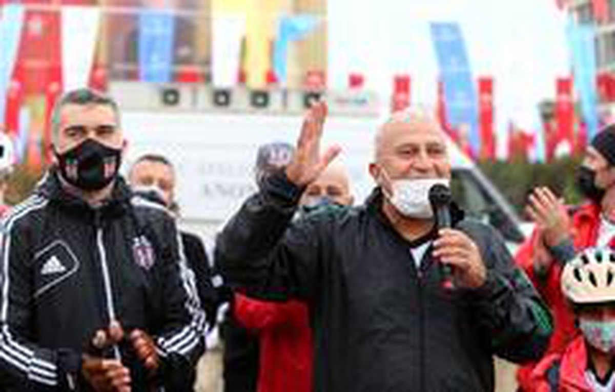 Başkan Atay; "Yağmurdan değil, Cumhuriyete aşkımızdan sırılsıklam olduk"
