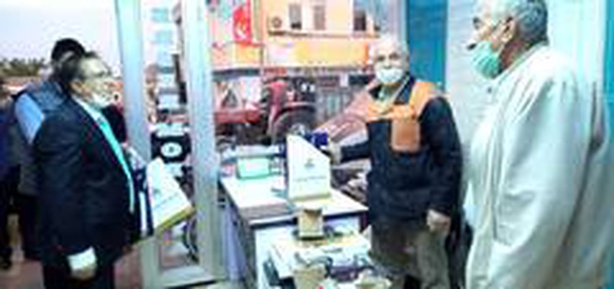 Başkan Kazgan\'dan esnafa maske ve Türk bayrağı