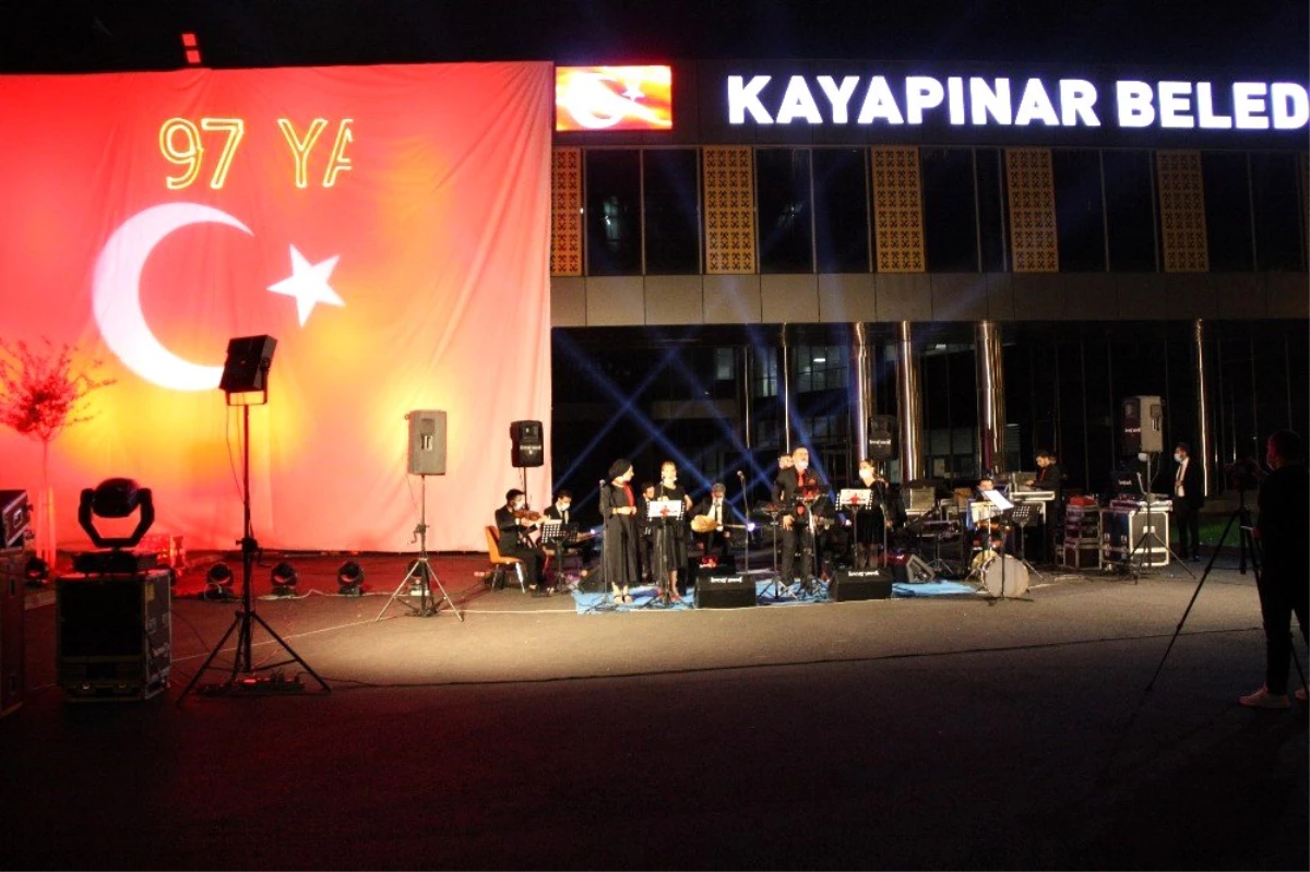 Diyarbakır\'da Cumhuriyet\'in 97. yıl dönümü konseri