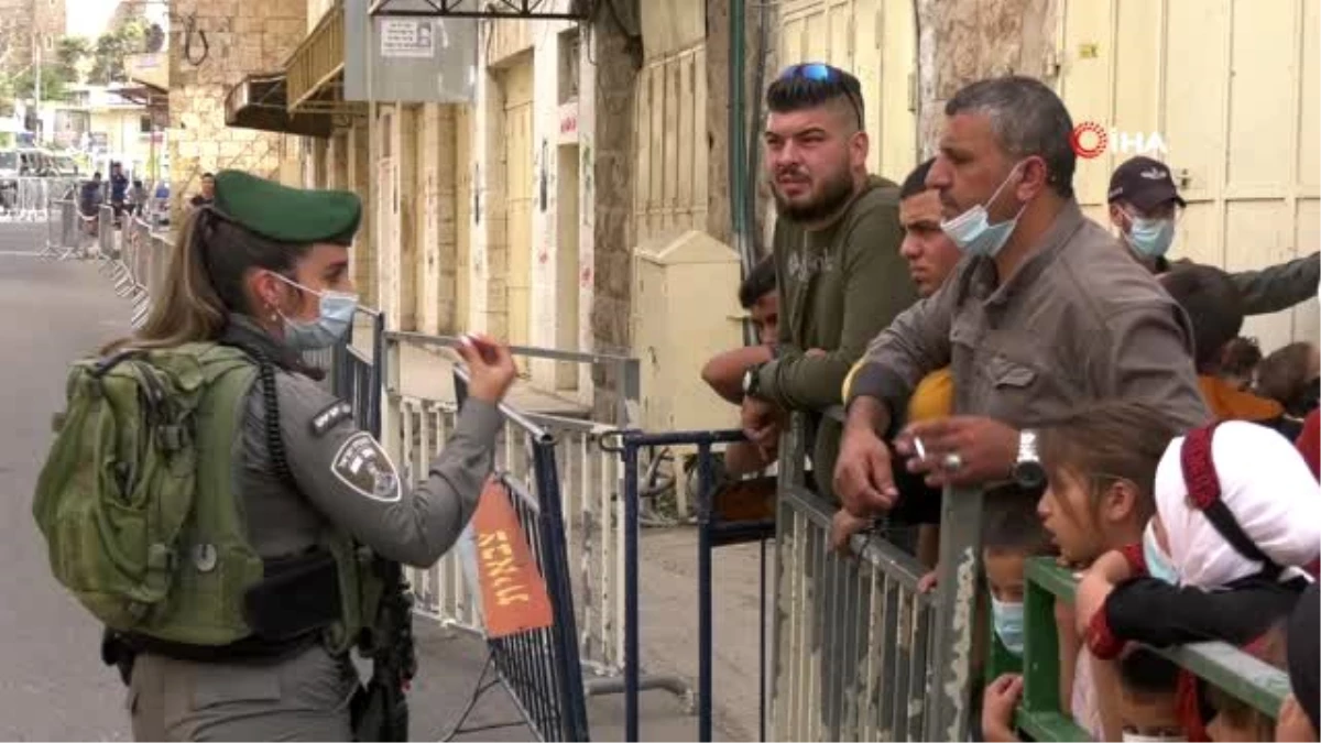 El Halil\'de Mevlit Kandili\'ni kutlamaya giden Filistinlilere İsrail engeli