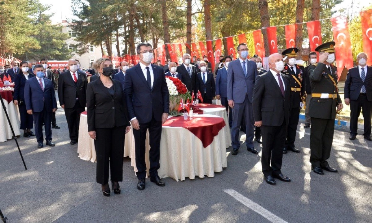 Erzurum\'da 29 Ekim Cumhuriyet Bayramı tebrikat töreni