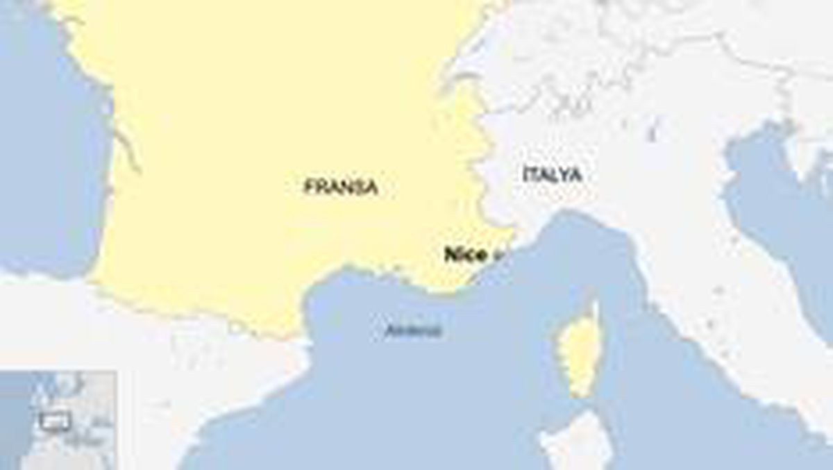 Fransa\'nın Nice şehrinde bıçaklı saldırı: İki kişi öldü