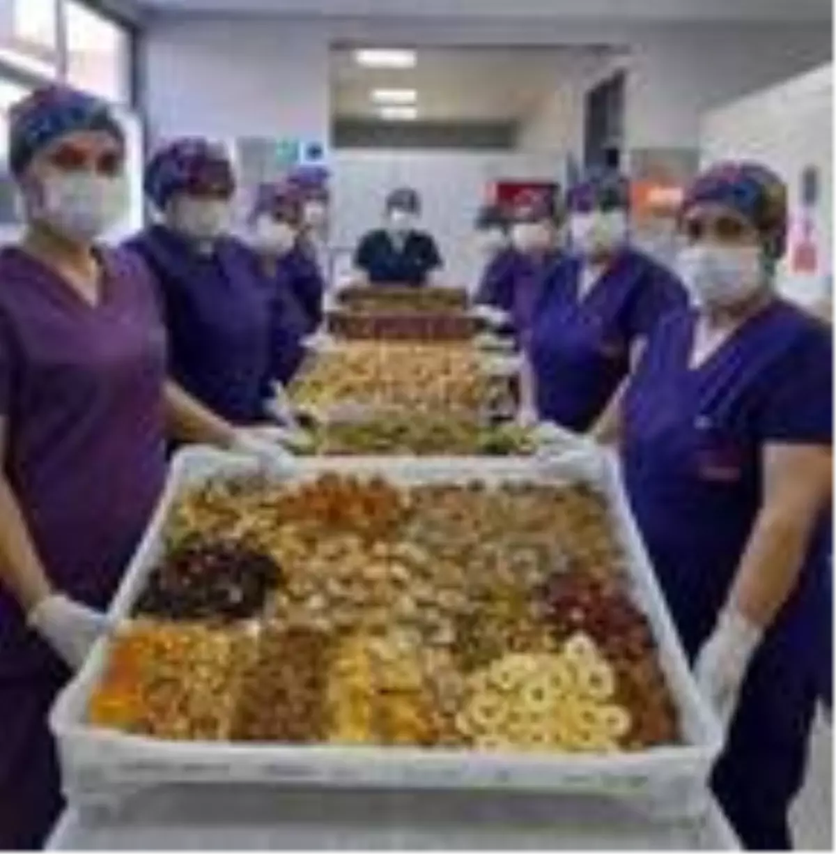 İşçilerden Cumhuriyet bayramı için zeybek ve harmandalı