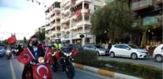Kuşadası'nda konvoylu kutlama