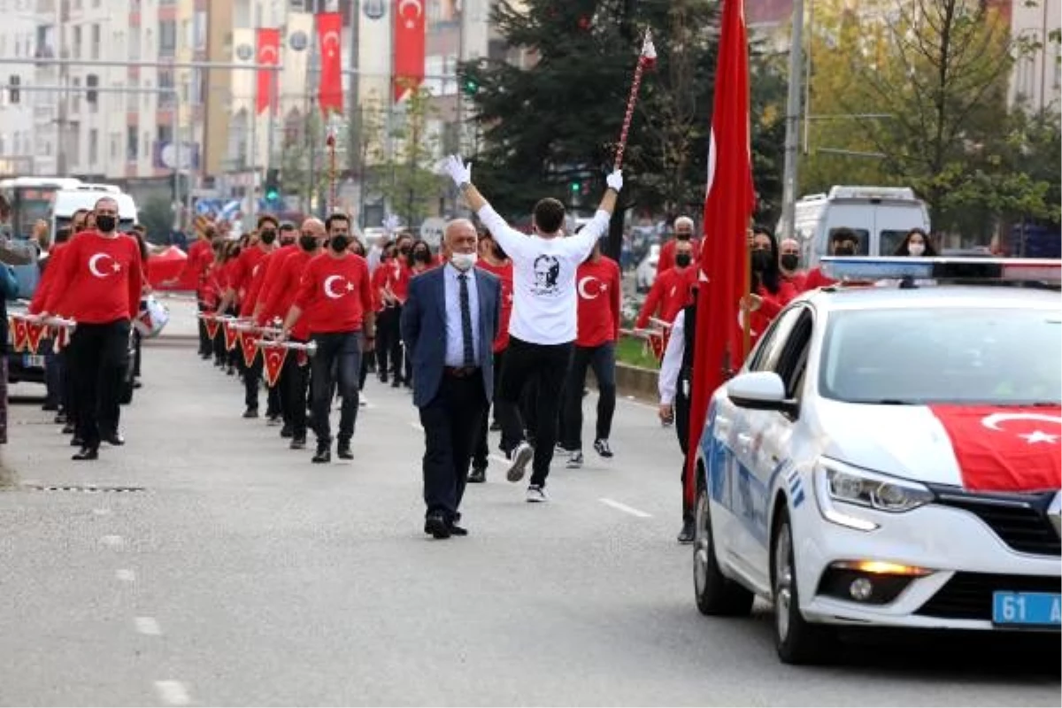 Mezunların bando takımıyla Cumhuriyet coşkusu