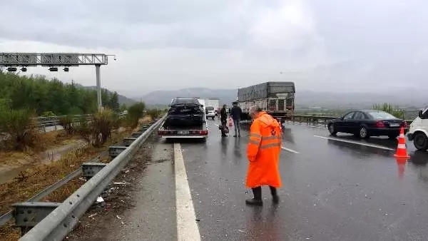 Otoyolda 9 aracın karıştığı zincirleme kaza: 10 yaralı