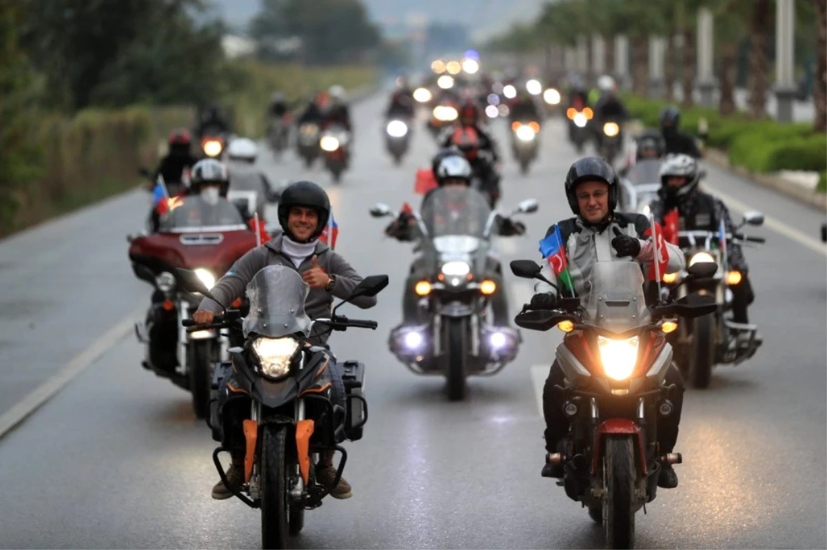 Pamukkale\'de 29 Ekim coşkusu motosiklet kortejiyle yaşandı
