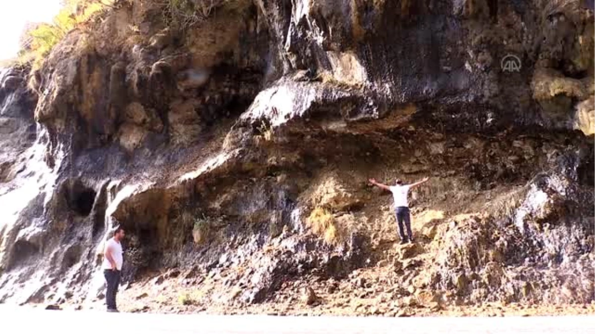 Pülümür Vadisi\'ndeki "Ağlayan Kayalar" sonbaharda doğa tutkunlarını cezbediyor