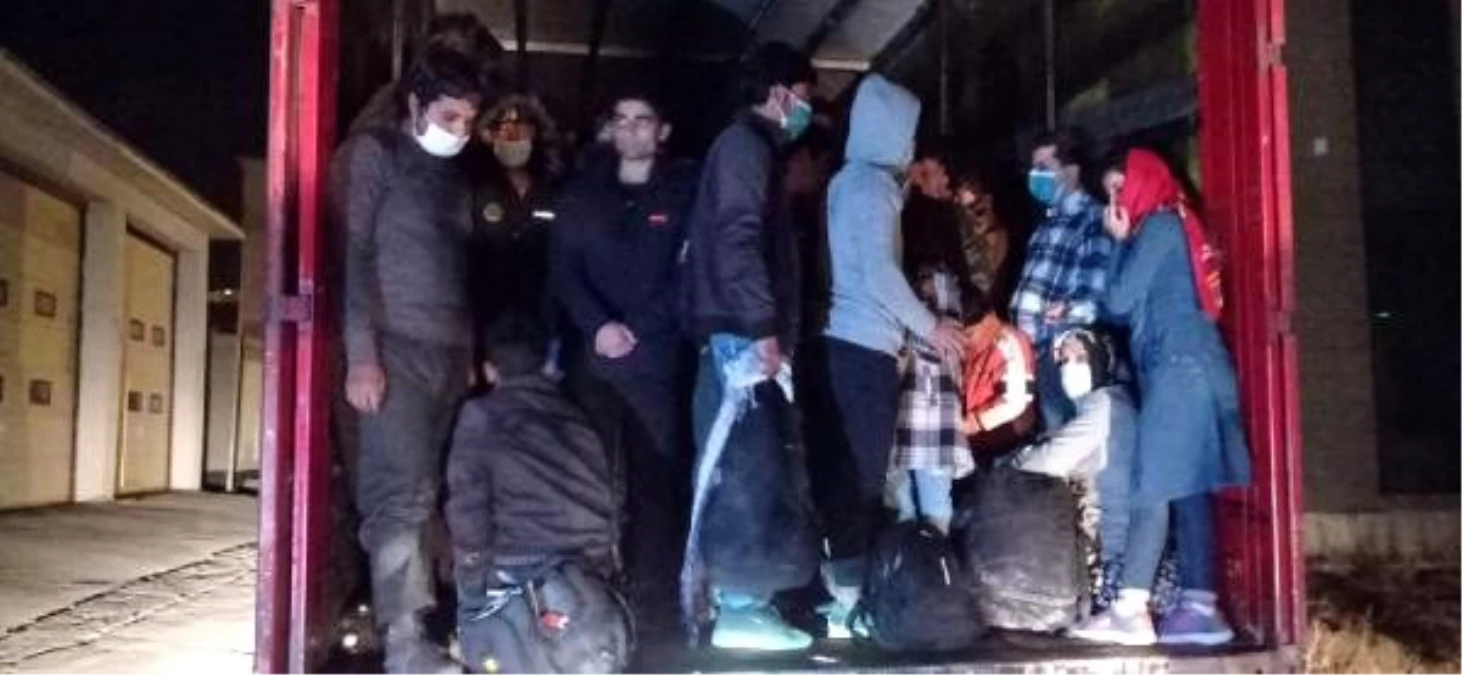 TIR\'ın dorsesinde 210 kaçak göçmen yakalandı