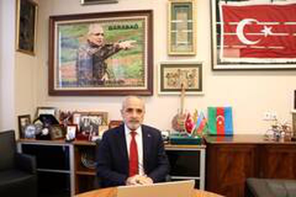 Topçu: "Aklımız fikrimiz işgalci Ermenistan askerlerini \'it kovar gibi kovalayan\' kahraman...