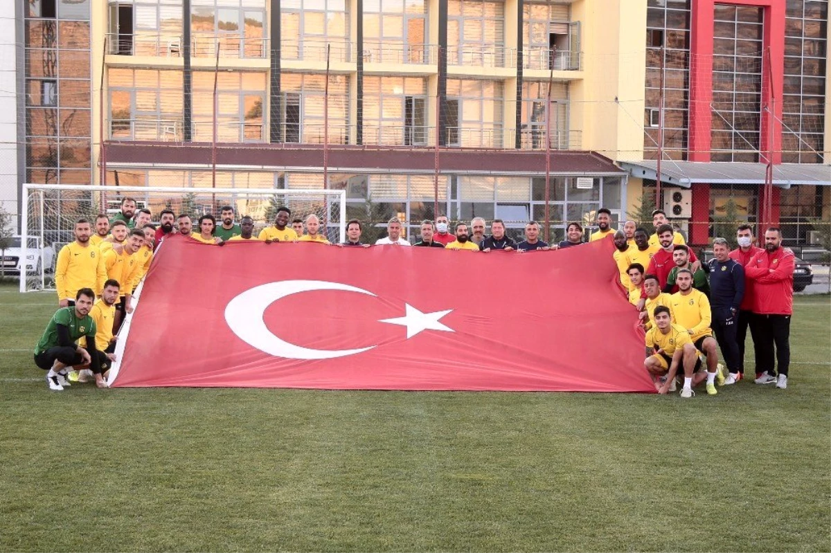 Yeni Malatyaspor\'da 2 futbolcunun Covid-19 testi pozitif çıktı