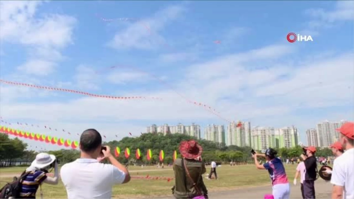 Çin\'de yüzlerce uçurtma gökyüzünü renklendirdi