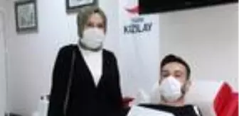 Covid-19'u yenen çift, düğün sonrası plazma bağışladı