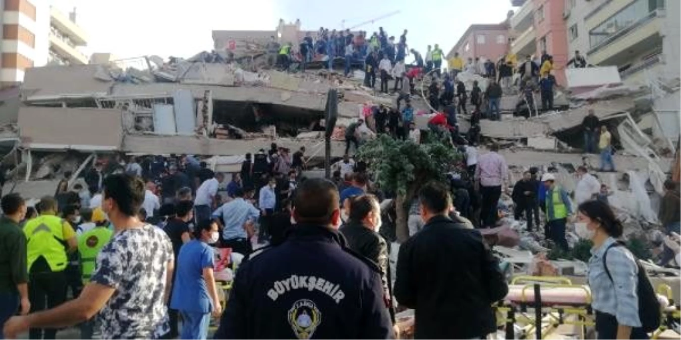 Ege Denizi\'nde 6.6 büyüklüğünde deprem; İzmir\'de yıkıma neden oldu (5)