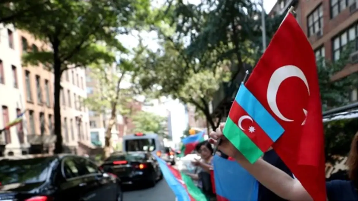 Fransız milletvekili, Ermeni şiddetini protesto eden Türklerin sınır dışı edilmesini istedi