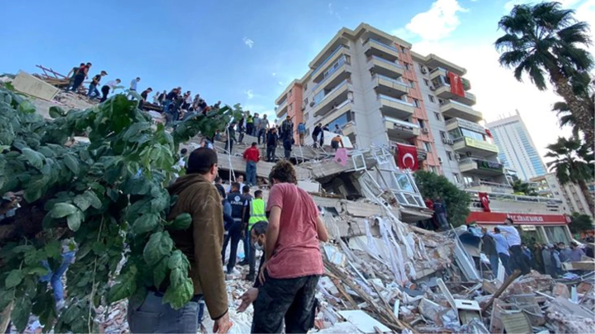 İzmir\'de 6.6 büyüklüğünde deprem! Bayraklı ve Bornova ilçelerinde yıkım var
