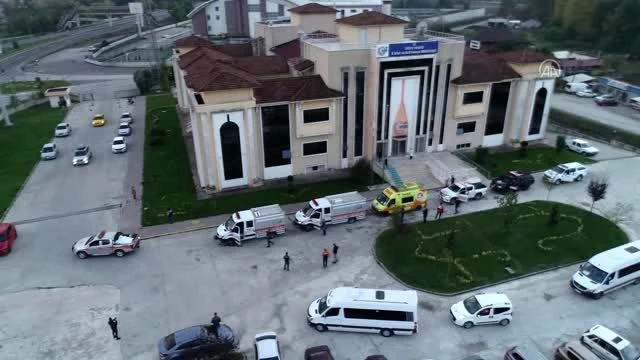 İzmir'e yardım malzemeleri ve kurtarma ekipleri gönderildi