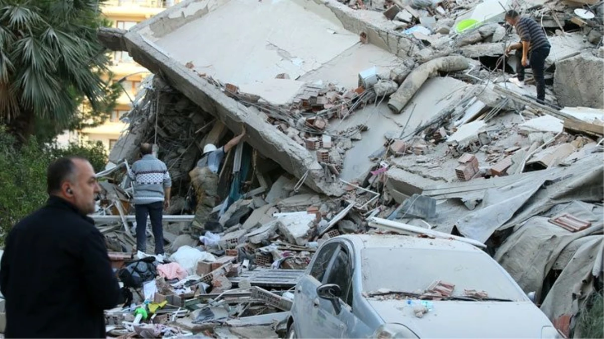 İzmir Tabip Odası Genel Sekreteri\'nin eşi ve 2 çocuğu, depremde enkaz altında kalarak yaşamını yitirdi